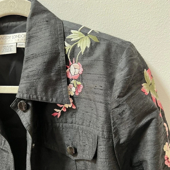 Vtg Y2K Maggy London Black 100% Silk Floral Embroidered Button Jacket Sz 10 Pet - Picture 5 of 11